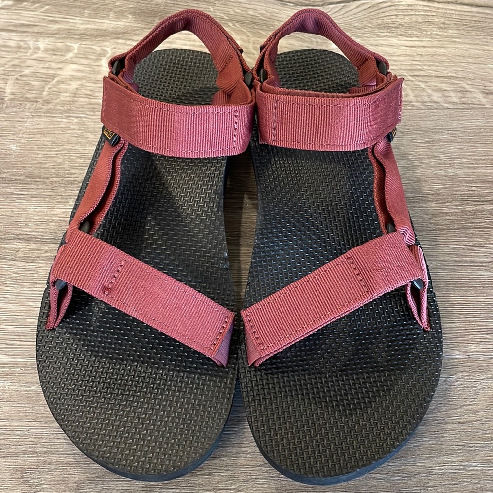 NEW Mens TEVA ORIGINAL UNIVERSAL Brick US Size 9 WATER STRAP SANDALS